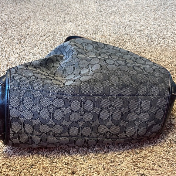 Coach signature shoulder bag - Picture 6 of 6